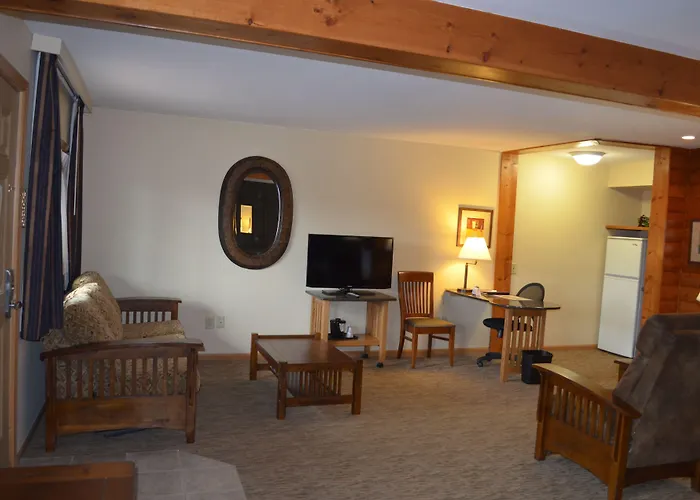 Crossroads Hotel & Event Center